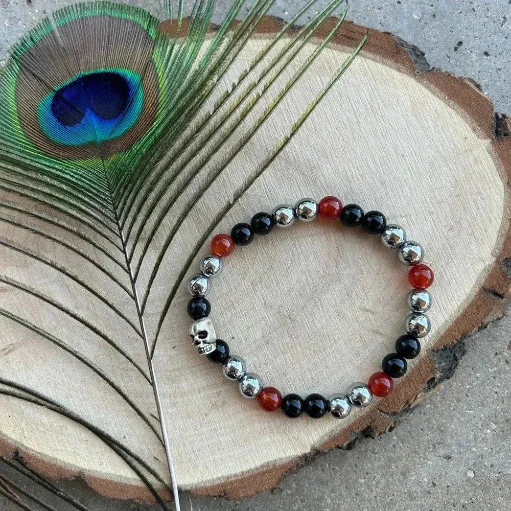 Handmade Hematite + Carnelian + Black Obsidian skull bracelet ❤️💀